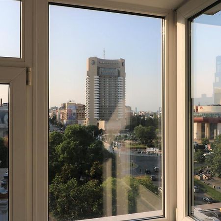 Serenity Heights Apartment: A Panoramic Haven Near Old Town - Free Minibar Букурещ Екстериор снимка
