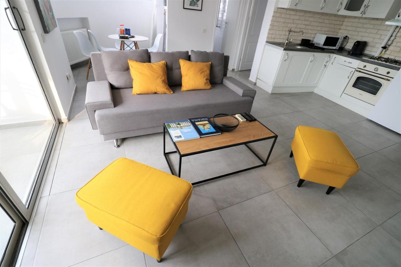 Serenity Heights Apartment: A Panoramic Haven Near Old Town - Free Minibar Букурещ Екстериор снимка