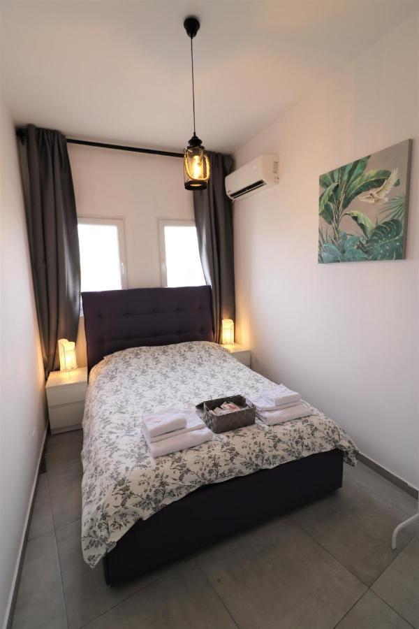 Serenity Heights Apartment: A Panoramic Haven Near Old Town - Free Minibar Букурещ Екстериор снимка