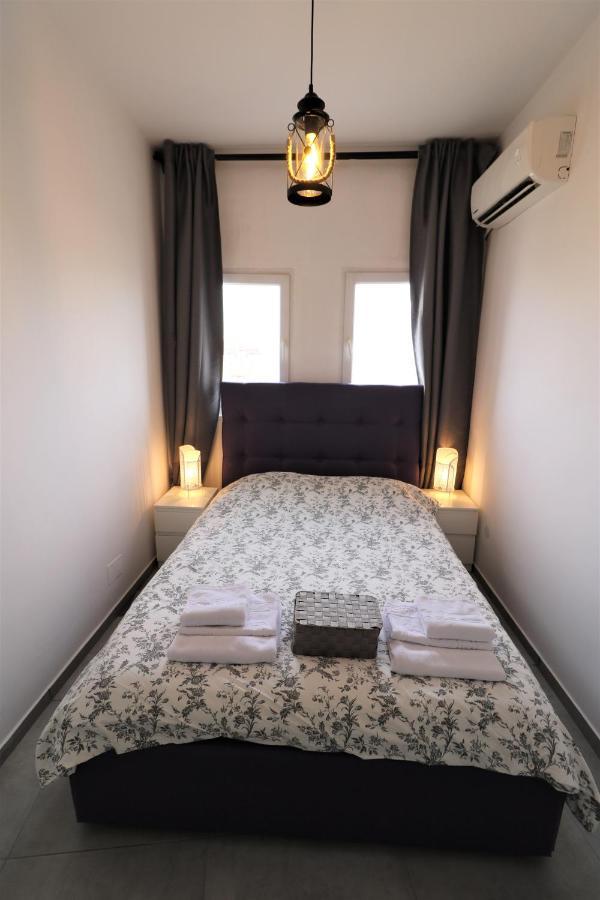 Serenity Heights Apartment: A Panoramic Haven Near Old Town - Free Minibar Букурещ Екстериор снимка