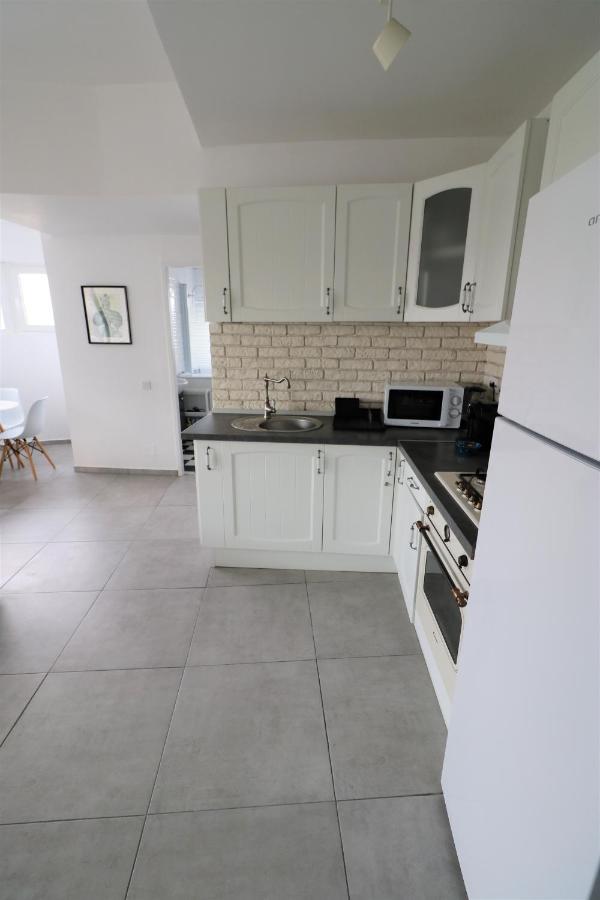 Serenity Heights Apartment: A Panoramic Haven Near Old Town - Free Minibar Букурещ Екстериор снимка