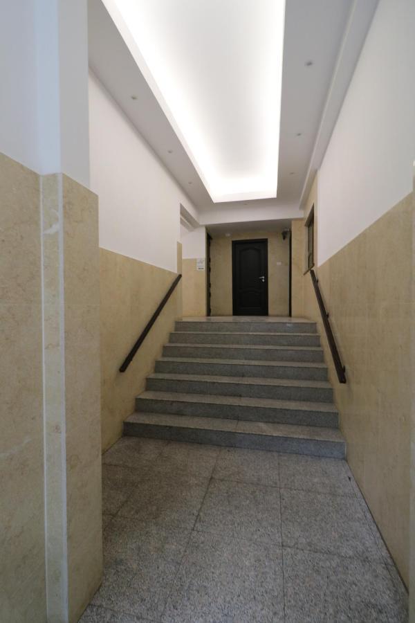 Serenity Heights Apartment: A Panoramic Haven Near Old Town - Free Minibar Букурещ Екстериор снимка