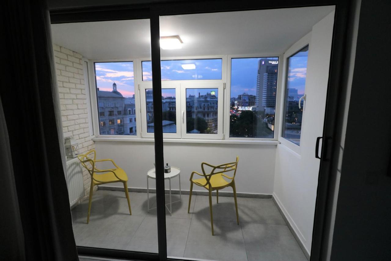 Serenity Heights Apartment: A Panoramic Haven Near Old Town - Free Minibar Букурещ Екстериор снимка