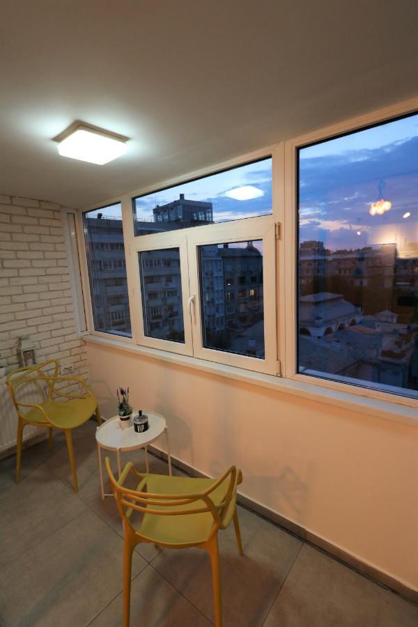 Serenity Heights Apartment: A Panoramic Haven Near Old Town - Free Minibar Букурещ Екстериор снимка