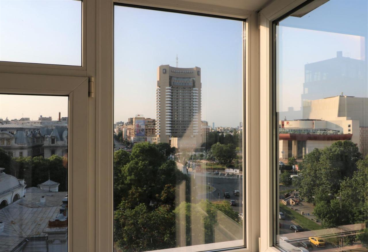 Serenity Heights Apartment: A Panoramic Haven Near Old Town - Free Minibar Букурещ Екстериор снимка