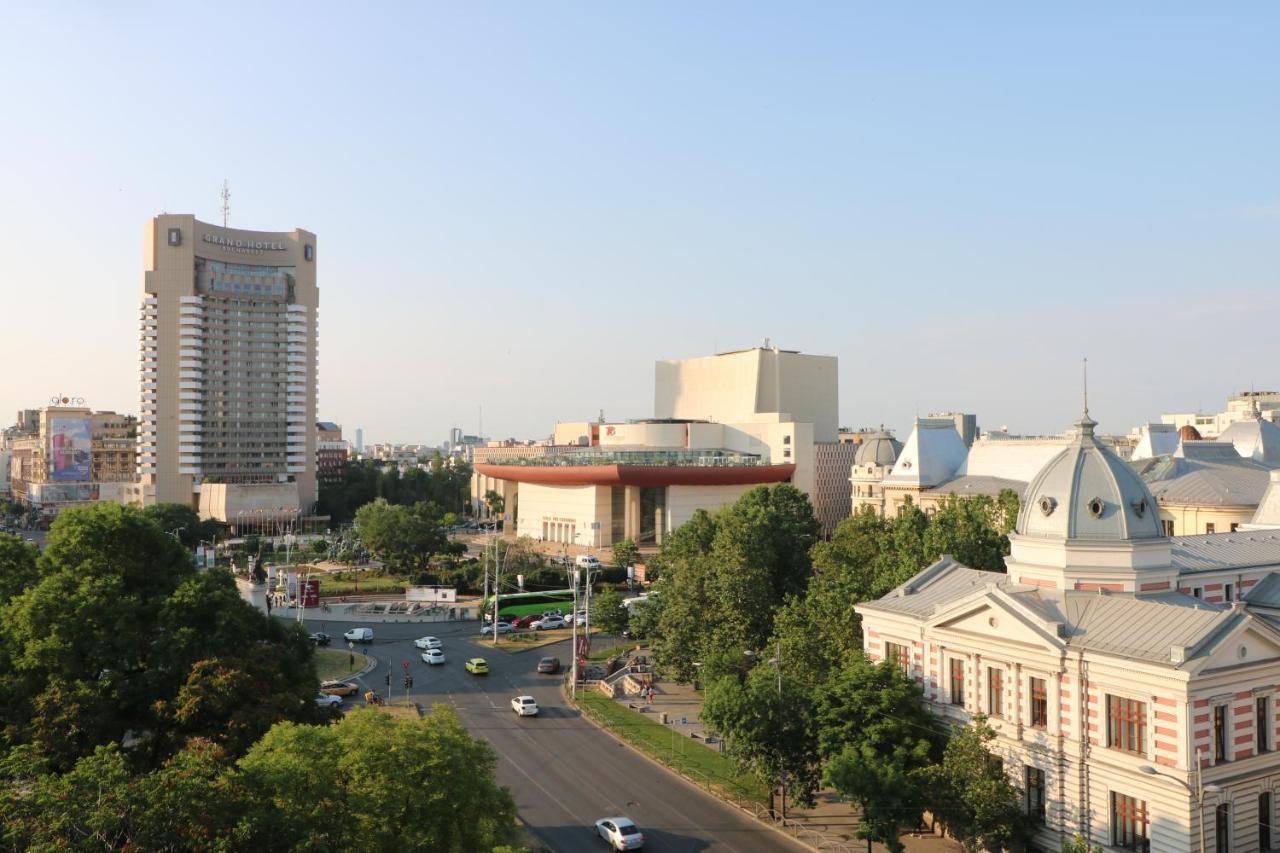 Serenity Heights Apartment: A Panoramic Haven Near Old Town - Free Minibar Букурещ Екстериор снимка