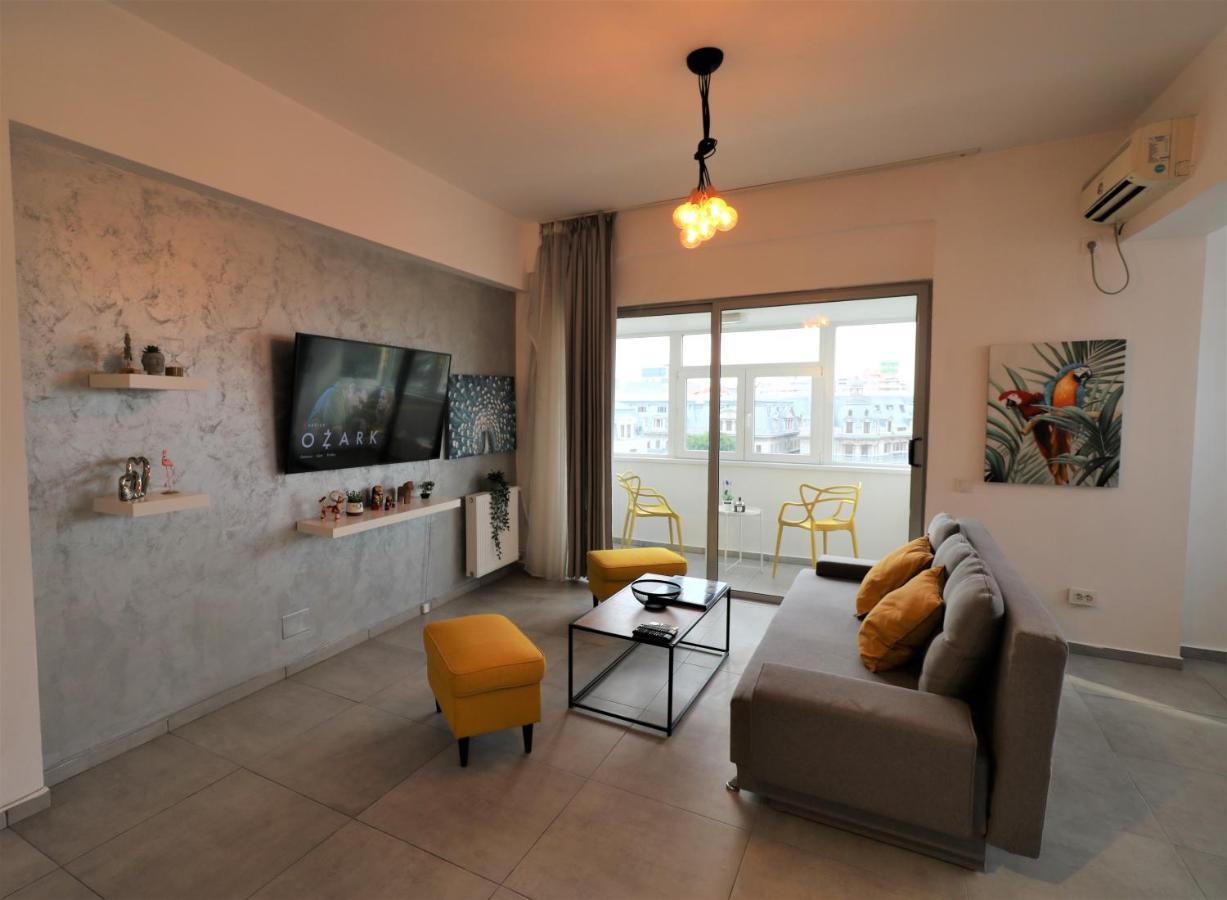 Serenity Heights Apartment: A Panoramic Haven Near Old Town - Free Minibar Букурещ Екстериор снимка
