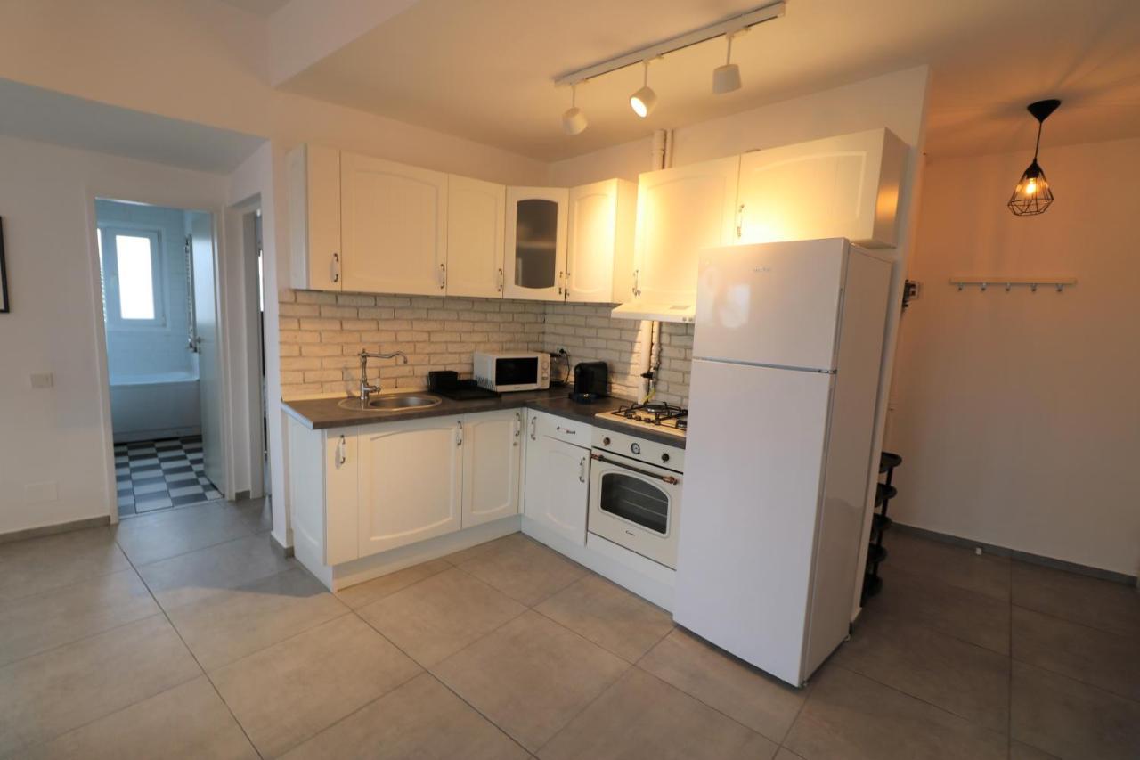 Serenity Heights Apartment: A Panoramic Haven Near Old Town - Free Minibar Букурещ Екстериор снимка